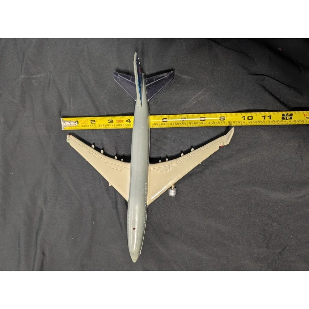 Vintage Plastic United Airlines Boeing 747-400 Toy‎ Airplane 12